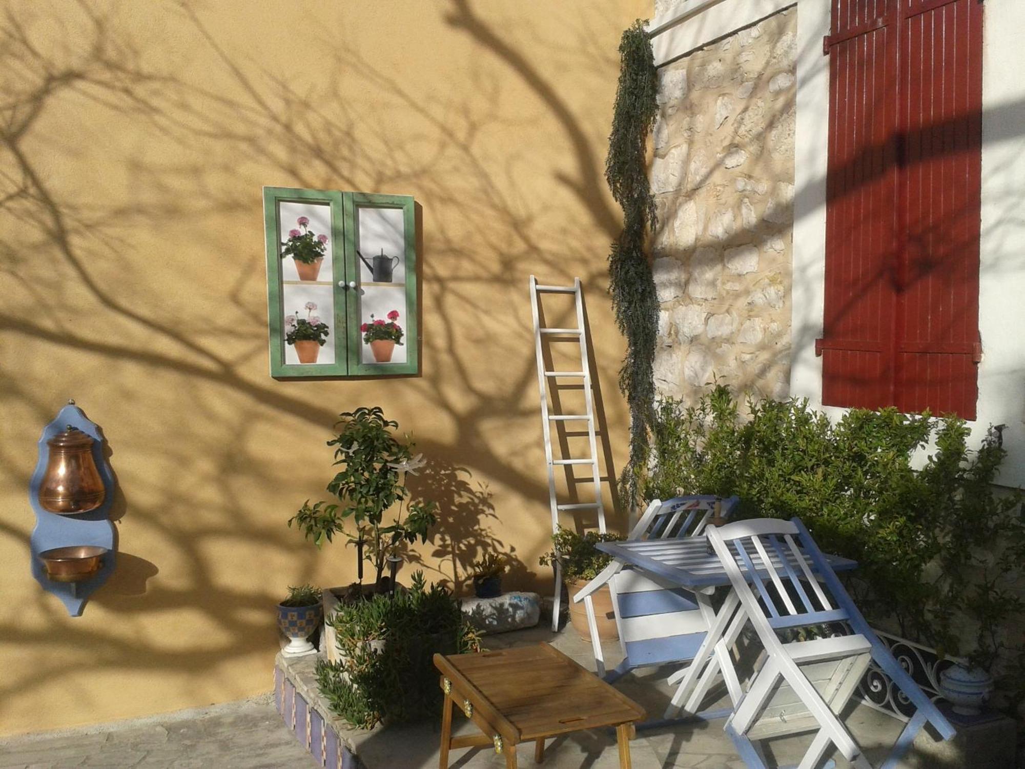 Le Clos Des Cigales Bed & Breakfast Cassis