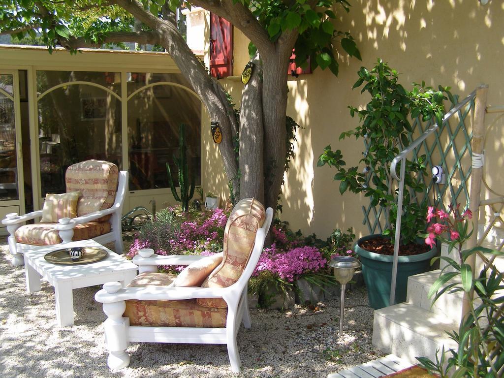Bed & Breakfast Le Clos Des Cigales 2*